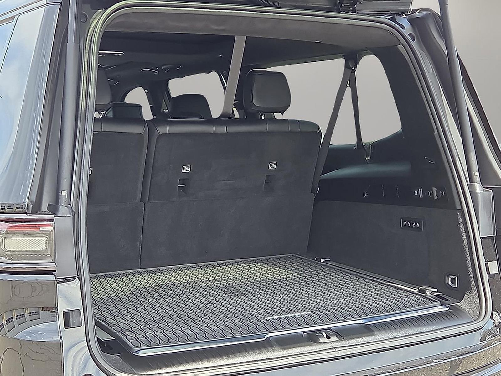 Used 2024 Jeep Grand Wagoneer L Series II w/ Quick Order Packagew 28T image 8