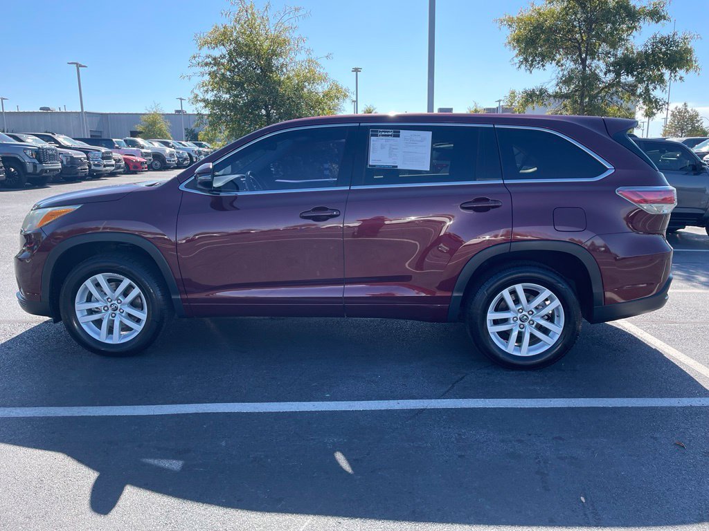 Used 2016 Toyota Highlander LE FWD image 4