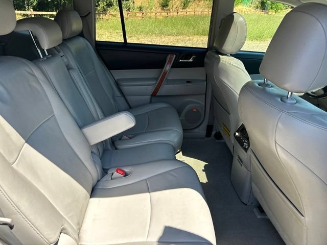 Used 2010 Toyota Highlander Limited AWD/4WD image 22