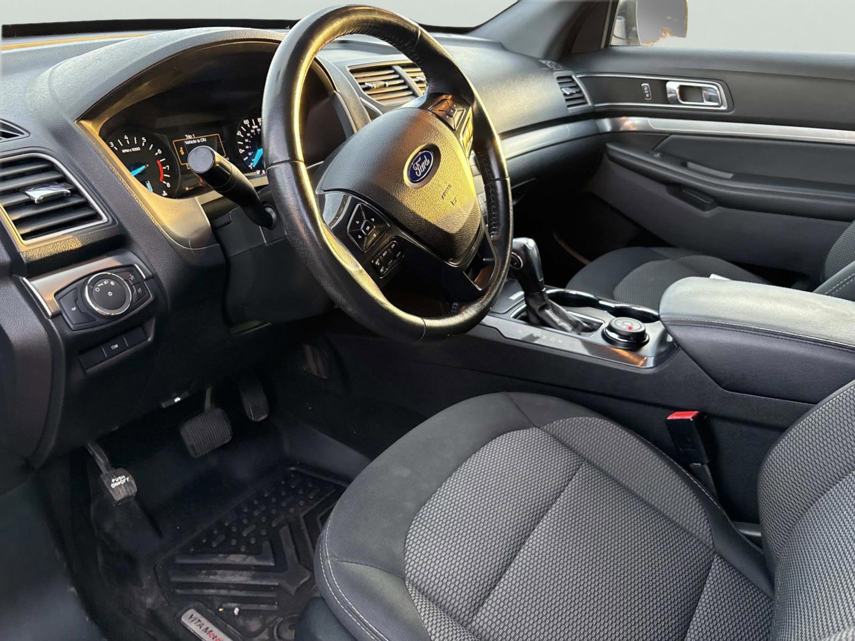 Used 2019 Ford Explorer XLT w/ Class III Trailer Tow Package image 26