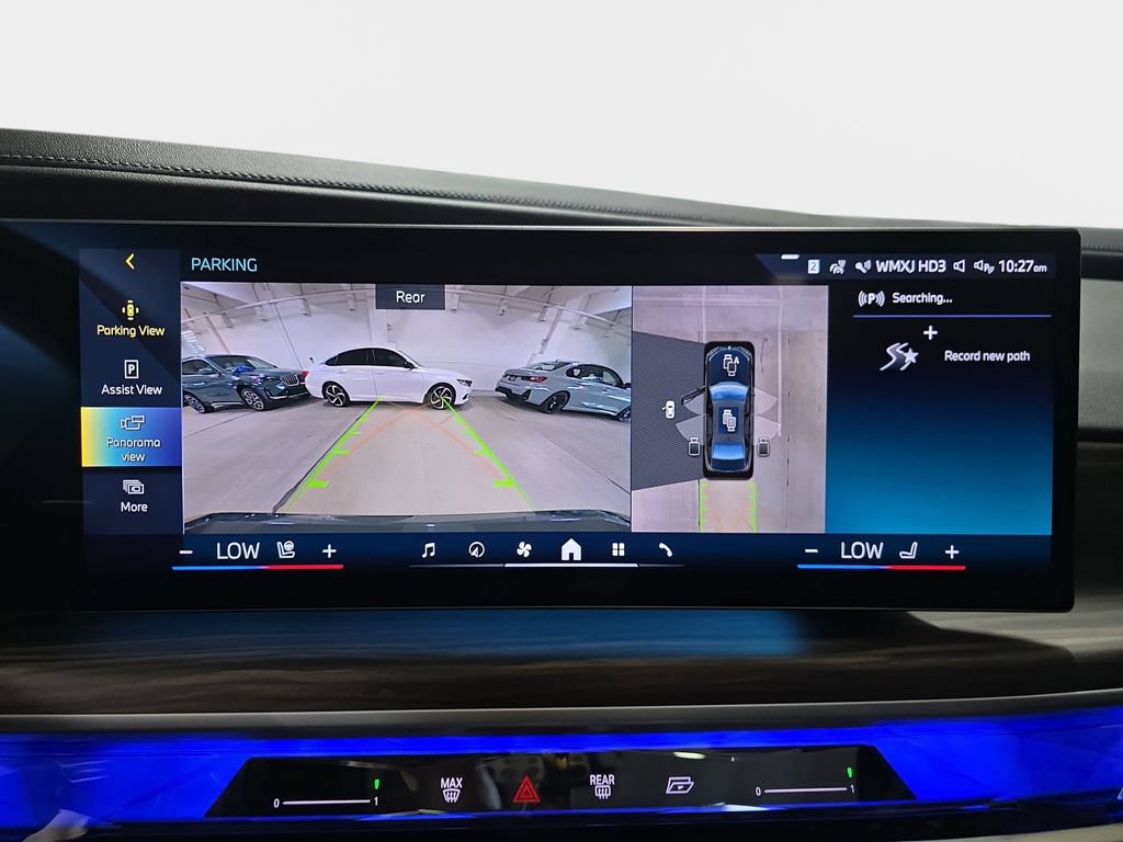 Certified 2024 BMW 750e xDrive w/ Premium Package AWD/4WD image 24