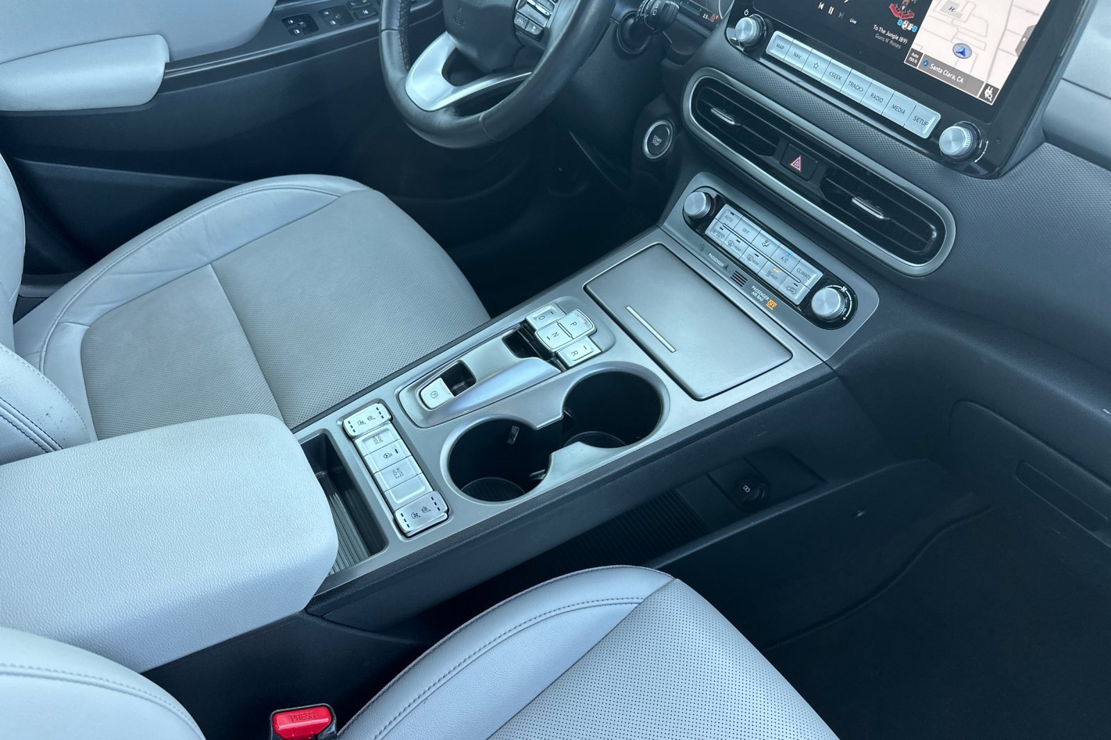 Used 2023 Hyundai Kona Limited w/ Cargo Package image 17