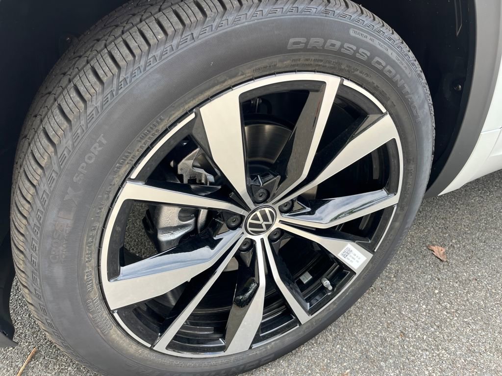 New 2026 Volkswagen Atlas SEL Premium R-Line image 2