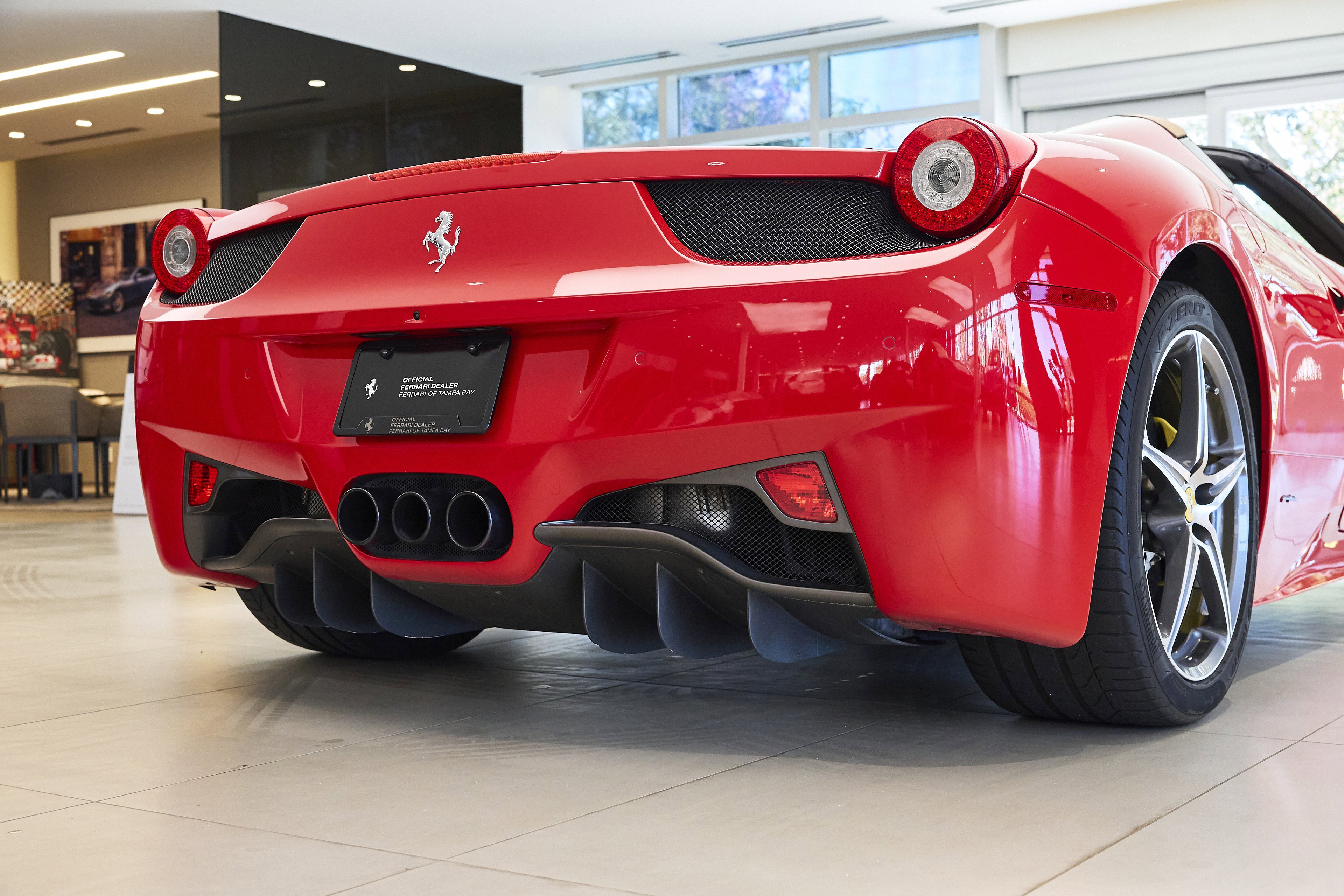Used 2014 Ferrari 458 Spider image 40