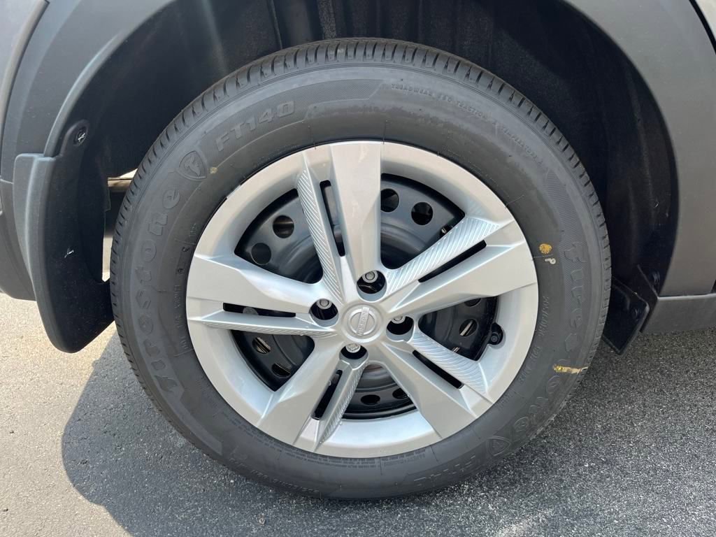 New 2025 Nissan Kicks Play S image 12
