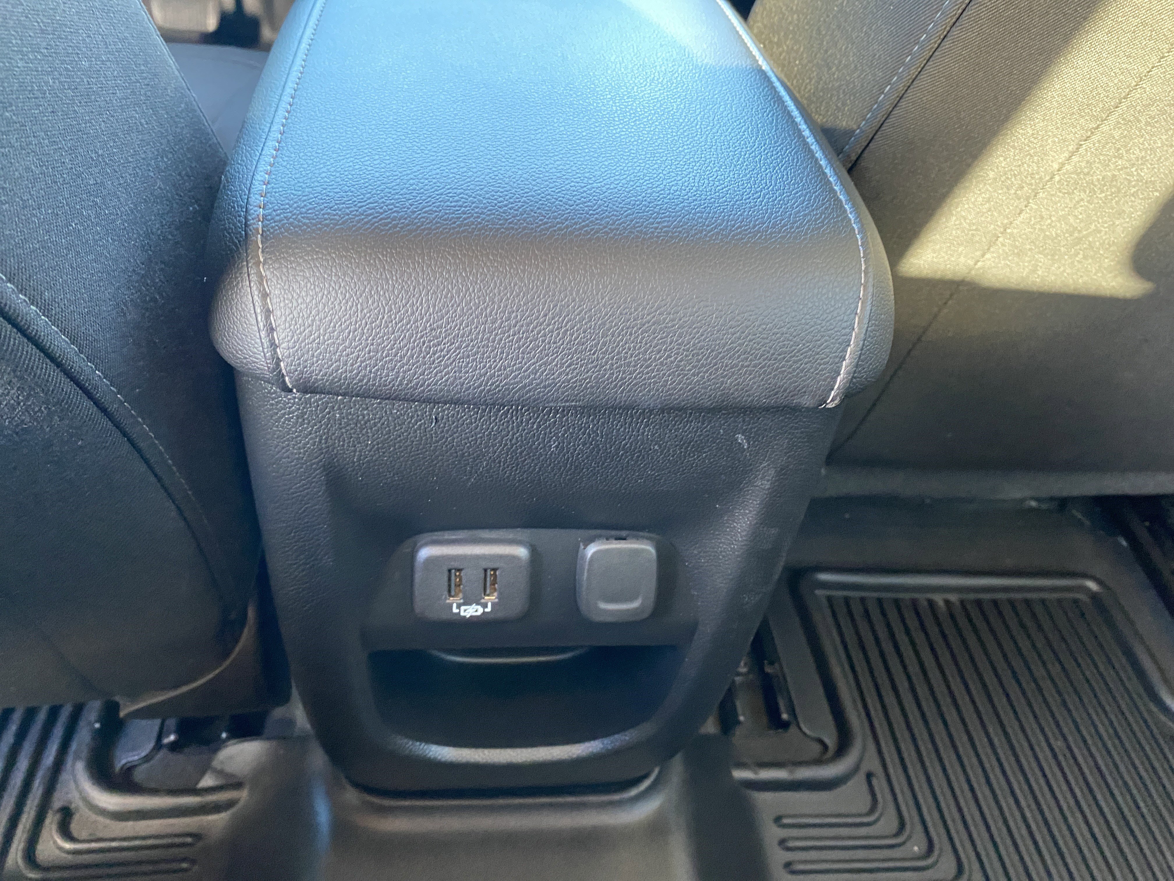 Used 2022 Chevrolet Colorado LT w/ Safety Package image 33