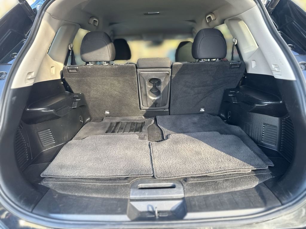 Used 2019 Nissan Rogue SV image 19