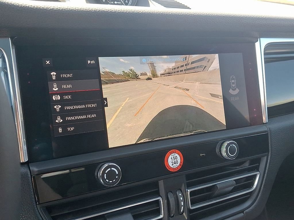 Certified 2025 Porsche Macan image 19