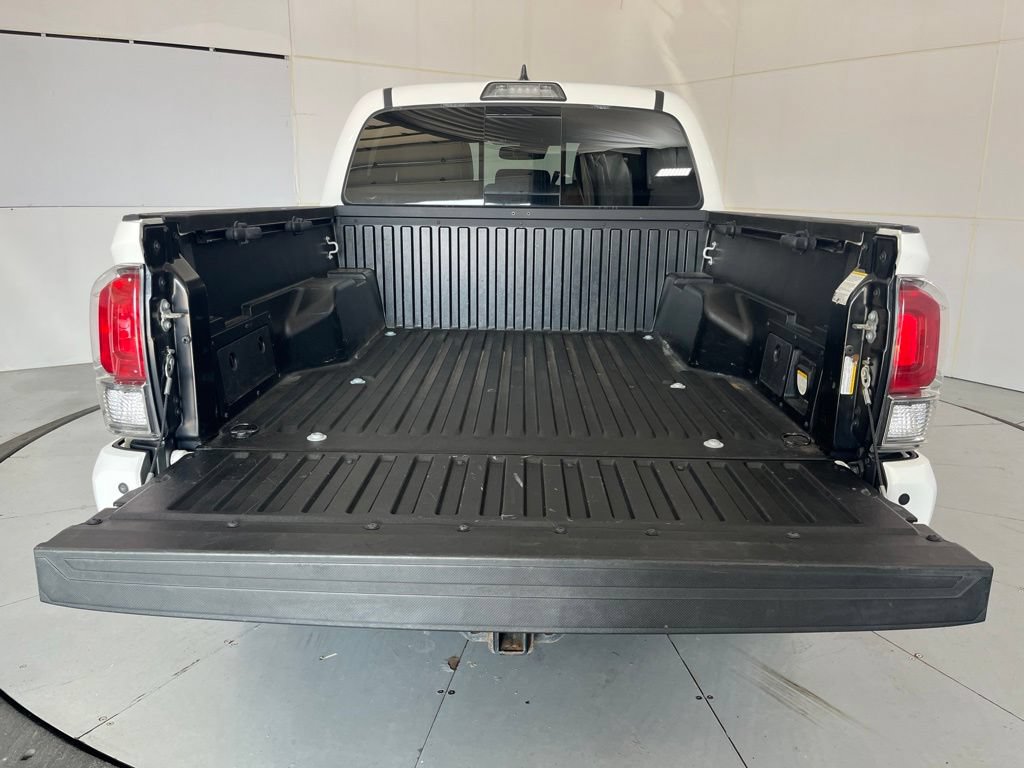 Used 2018 Toyota Tacoma Limited AWD/4WD image 13
