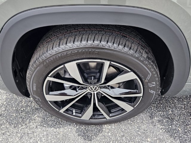 New 2026 Volkswagen Atlas Cross Sport SEL Premium R-Line AWD/4WD image 19