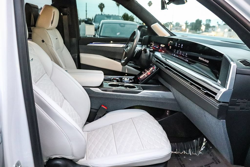 Used 2025 Cadillac Escalade V AWD/4WD image 19