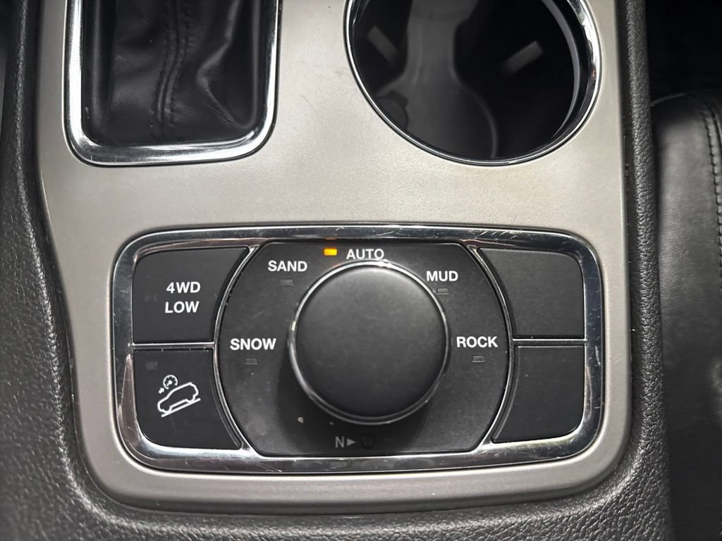 Used 2022 Jeep Grand Cherokee Limited AWD/4WD image 25