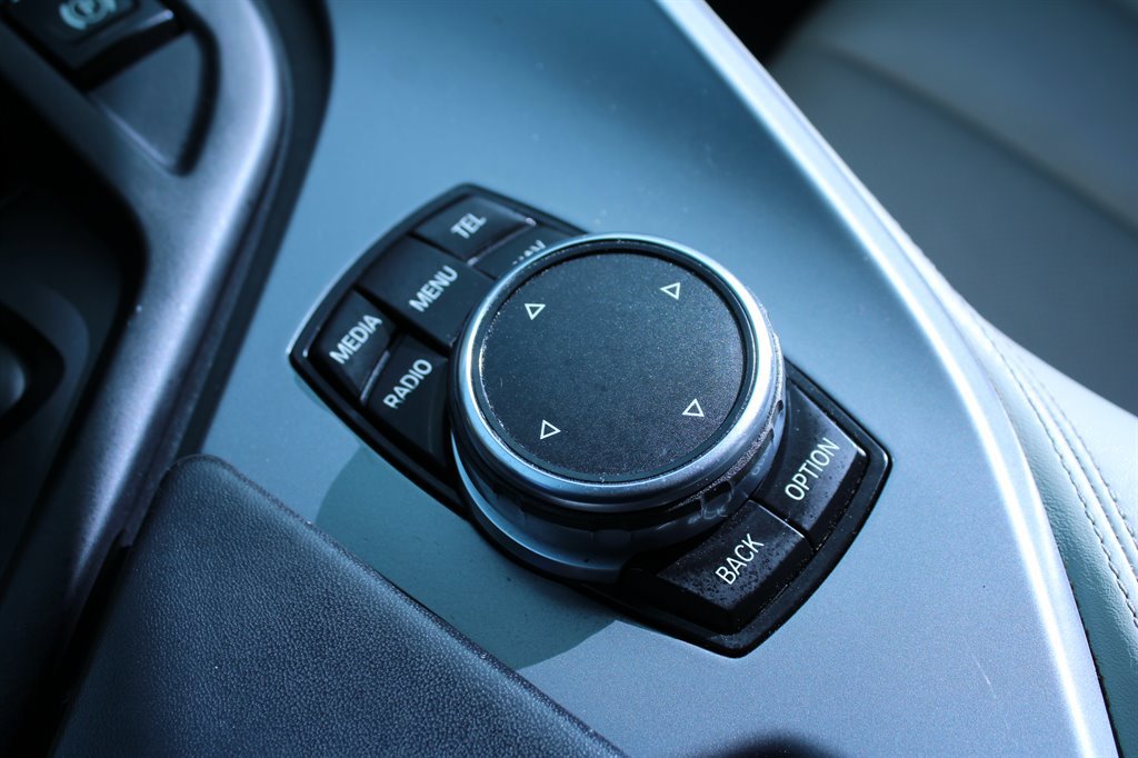 Used 2015 BMW i8 image 31