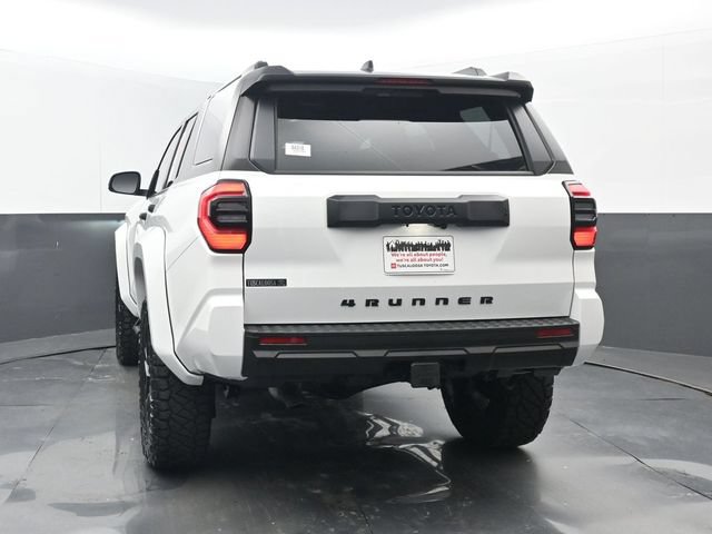 New 2026 Toyota 4Runner SR5 AWD/4WD image 18