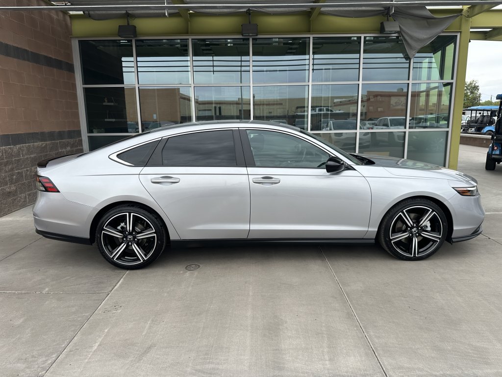 Used 2024 Honda Accord Sport image 3