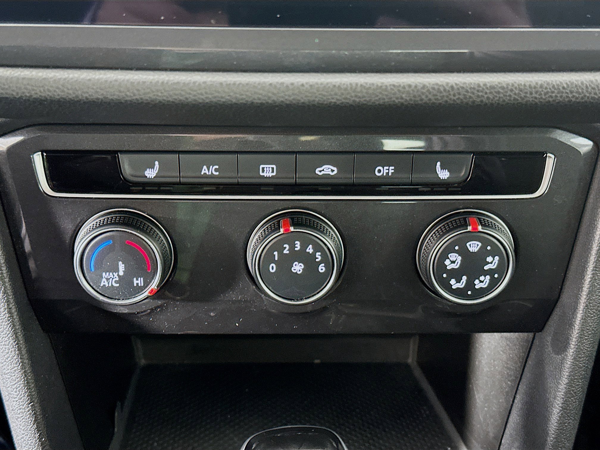 Used 2024 Volkswagen Tiguan S image 23