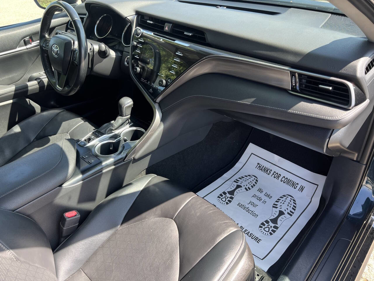 Used 2020 Toyota Camry XSE image 4