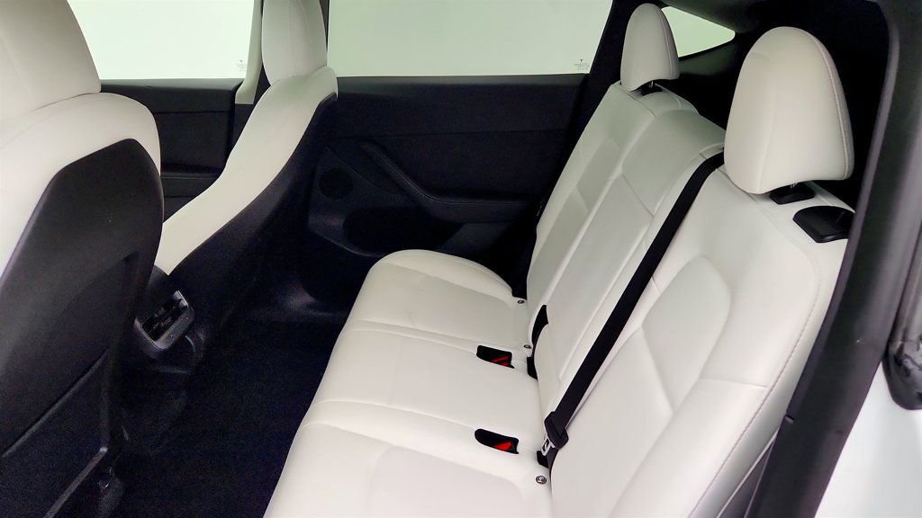 Used 2022 Tesla Model Y Performance AWD/4WD image 25
