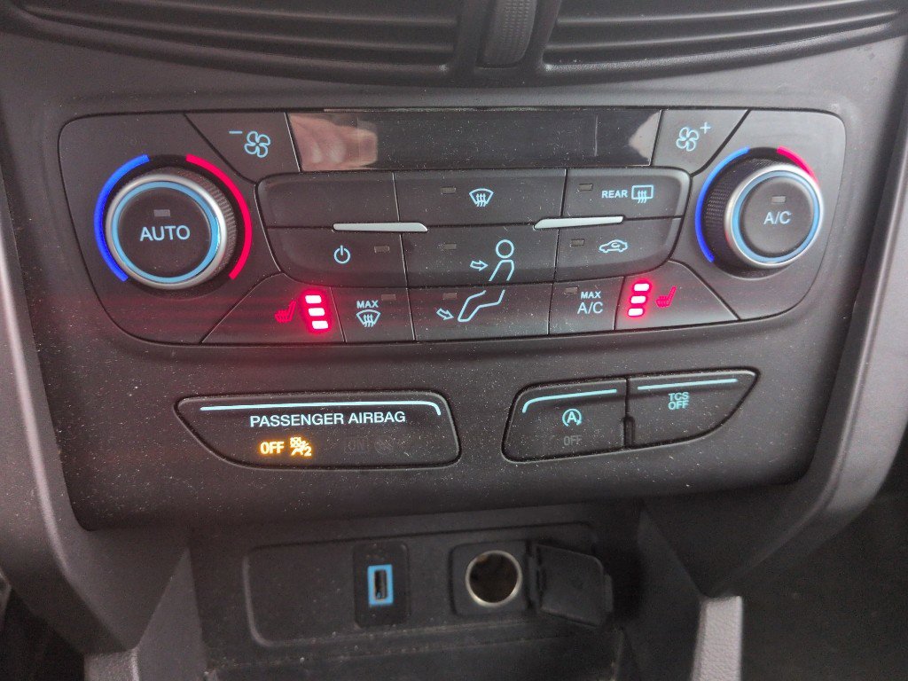 Used 2019 Ford Escape SE image 11