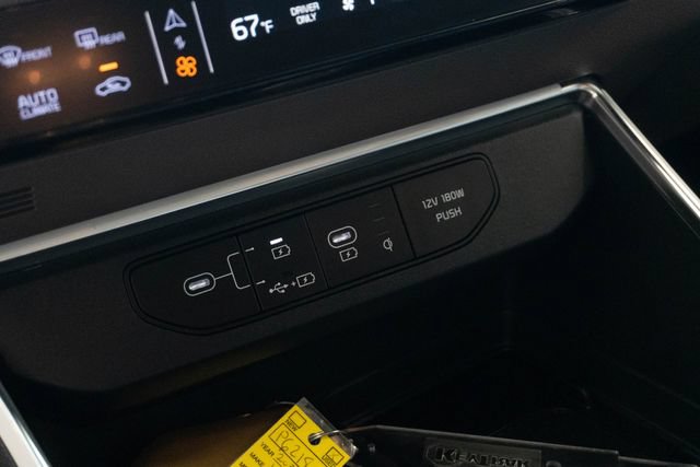 Used 2026 Kia Carnival EX FWD image 30