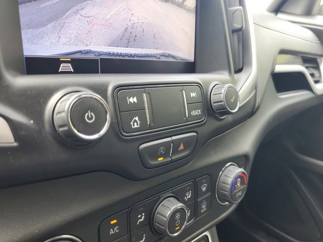 Used 2023 GMC Terrain SLT image 31