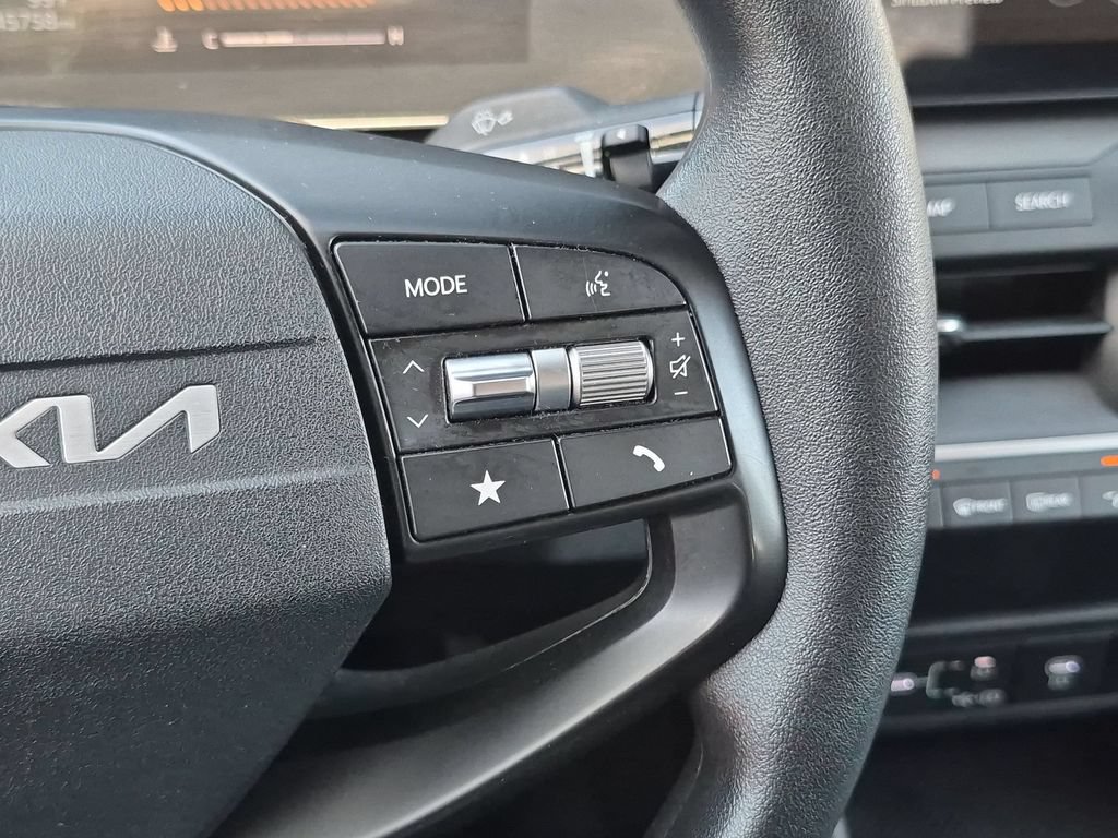 Used 2025 Kia K4 FWD image 22