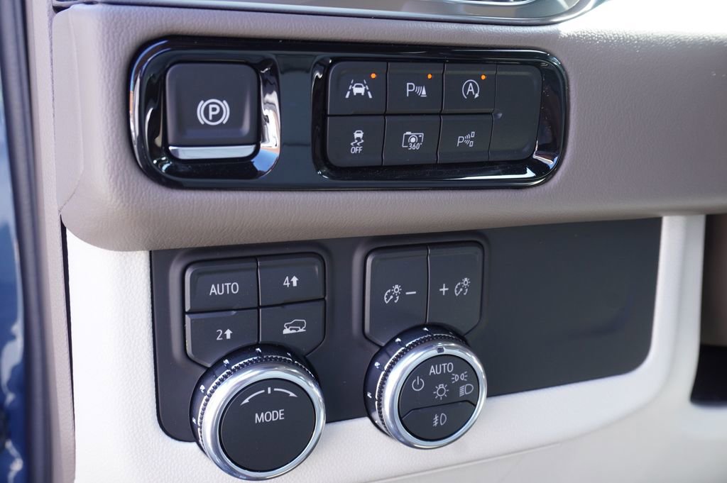 New 2026 GMC Yukon XL Denali w/ Sun & Power Step Package AWD/4WD image 19