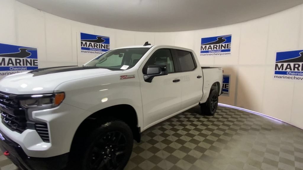 Used 2025 Chevrolet Silverado 1500 LT Trail Boss w/ Convenience Package II AWD/4WD image 6