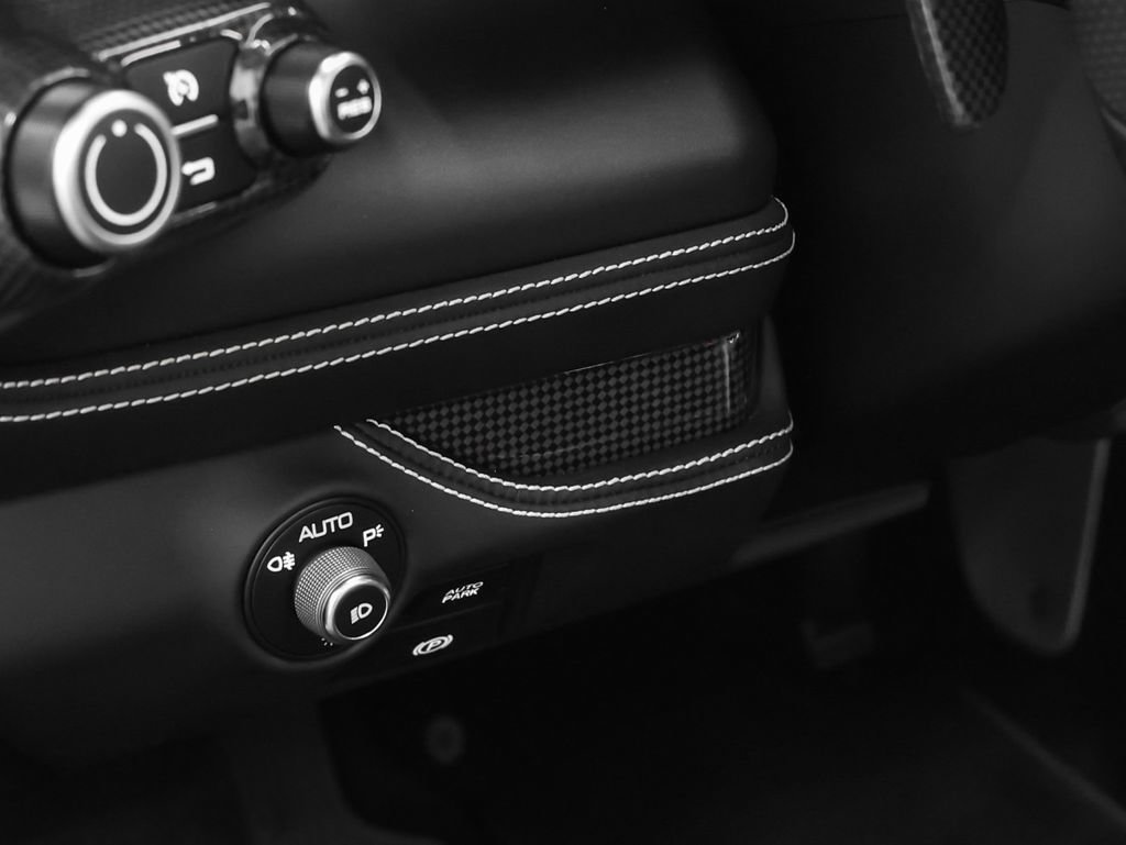 Certified 2021 Ferrari F8 Tributo RWD image 49