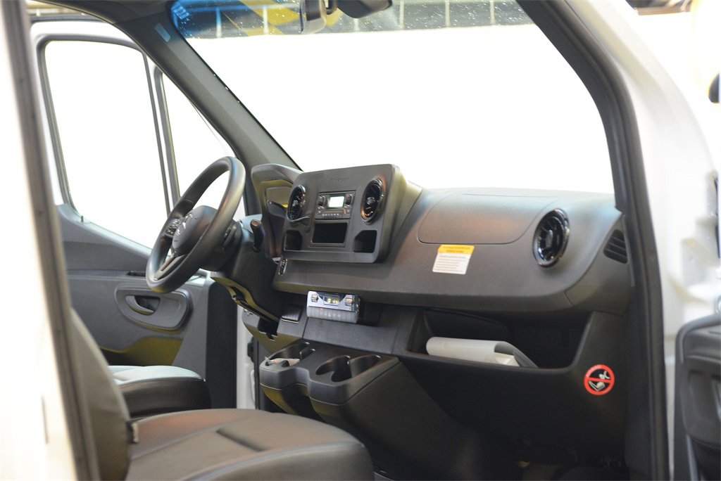 Used 2022 Mercedes-Benz Sprinter 144 Cargo image 28