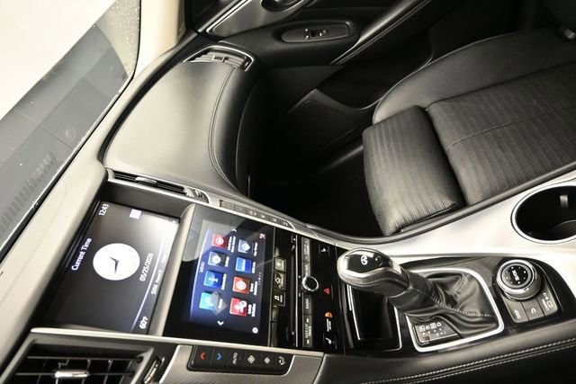 Used 2019 INFINITI Q50 Signature Edition w/ All Weather Package (L93) RWD image 23