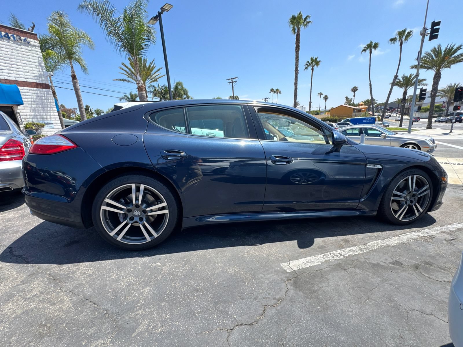 Used 2012 Porsche Panamera 4 image 5