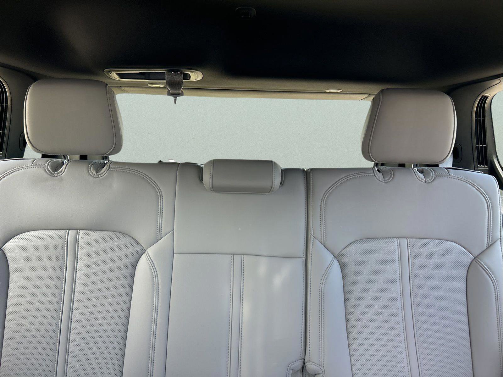 New 2026 Jeep Grand Wagoneer 2WD image 11