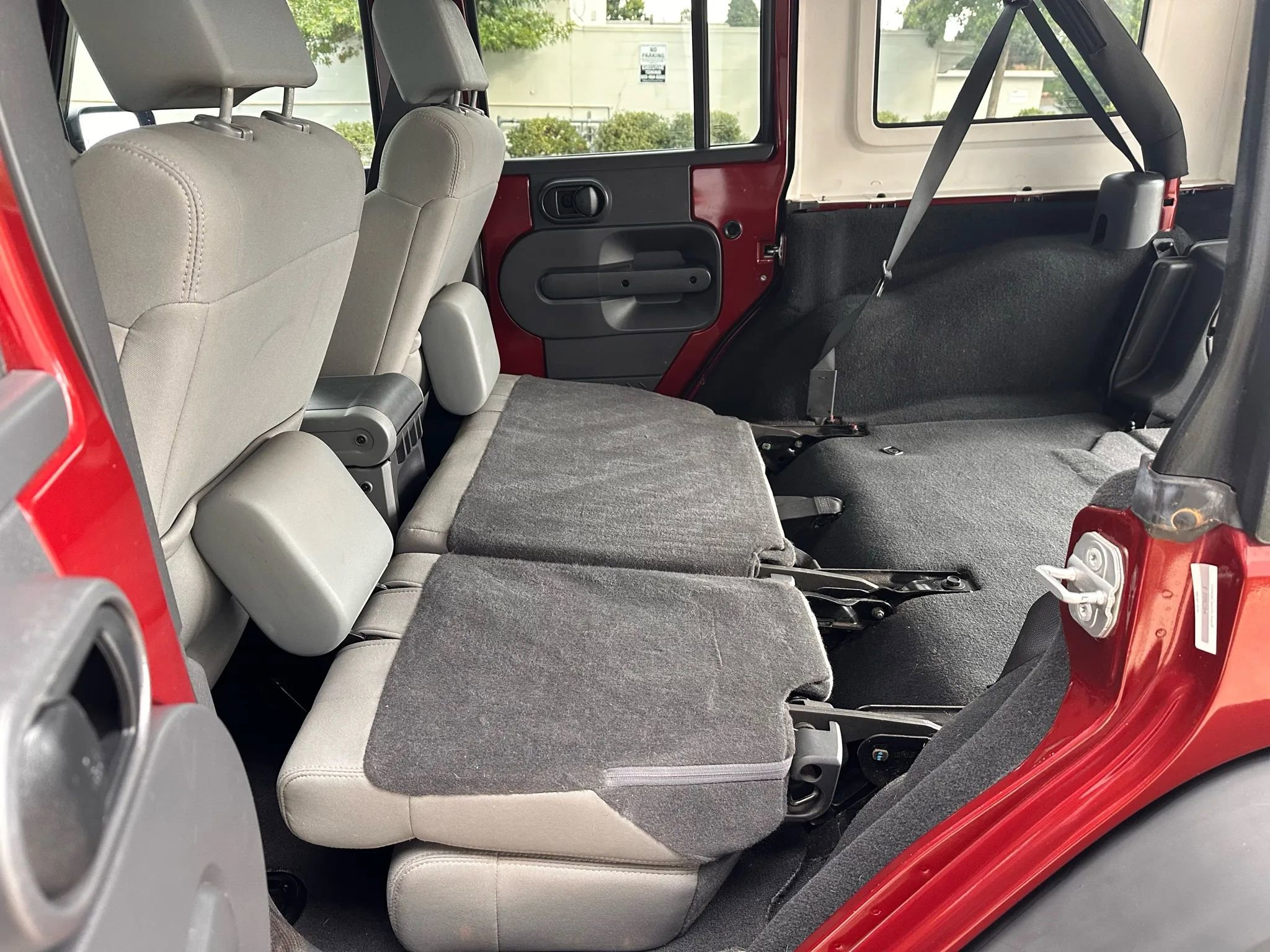 Used 2010 Jeep Wrangler Unlimited Rubicon w/ Dual Top Group image 17