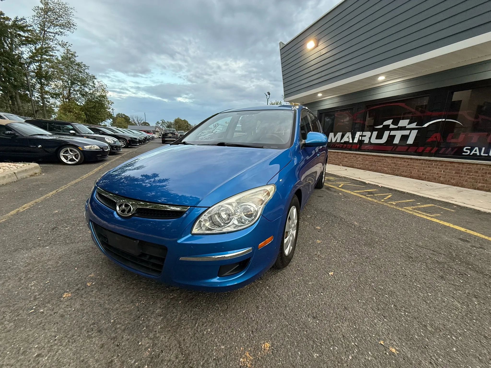 Used 2010 Hyundai Elantra GLS image 1