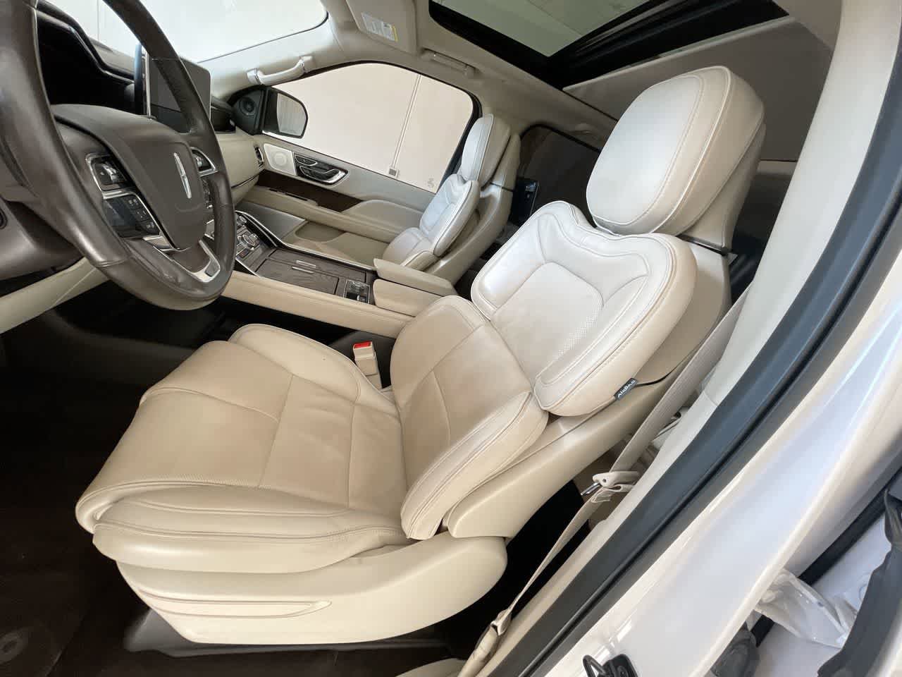 Used 2019 Lincoln Navigator L Reserve AWD/4WD image 11