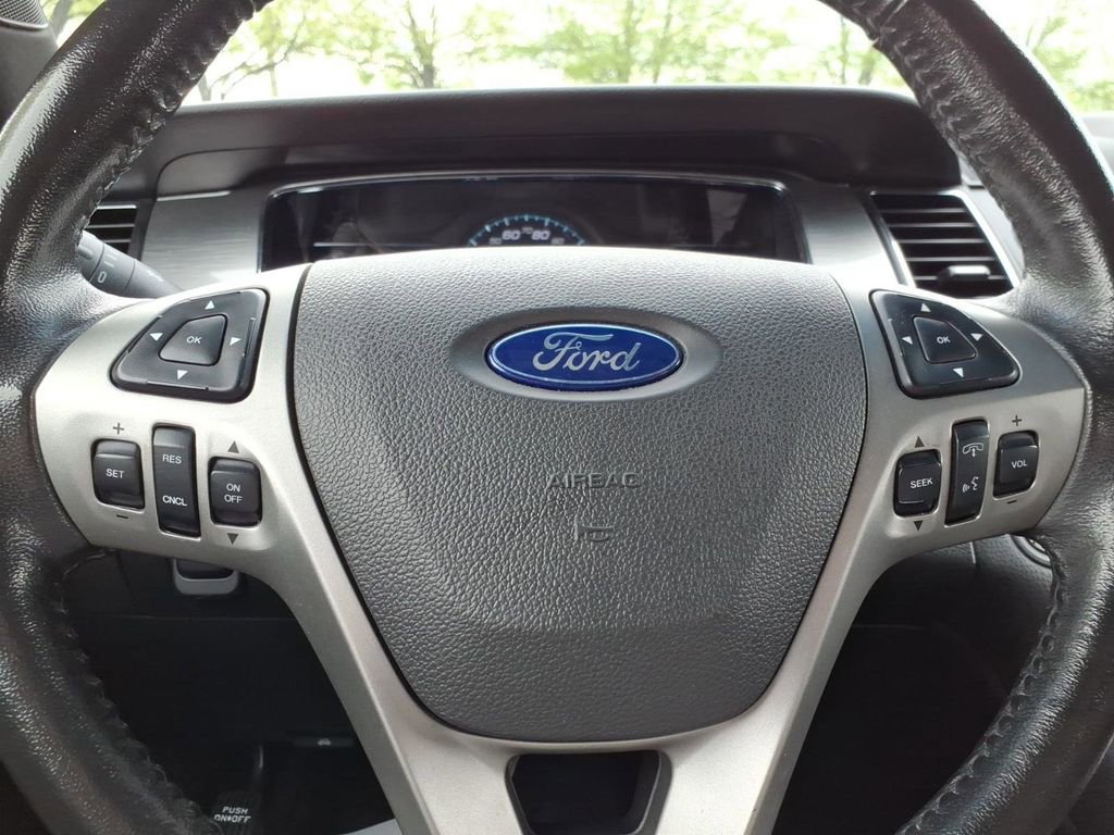 Used 2013 Ford Taurus SEL FWD image 22