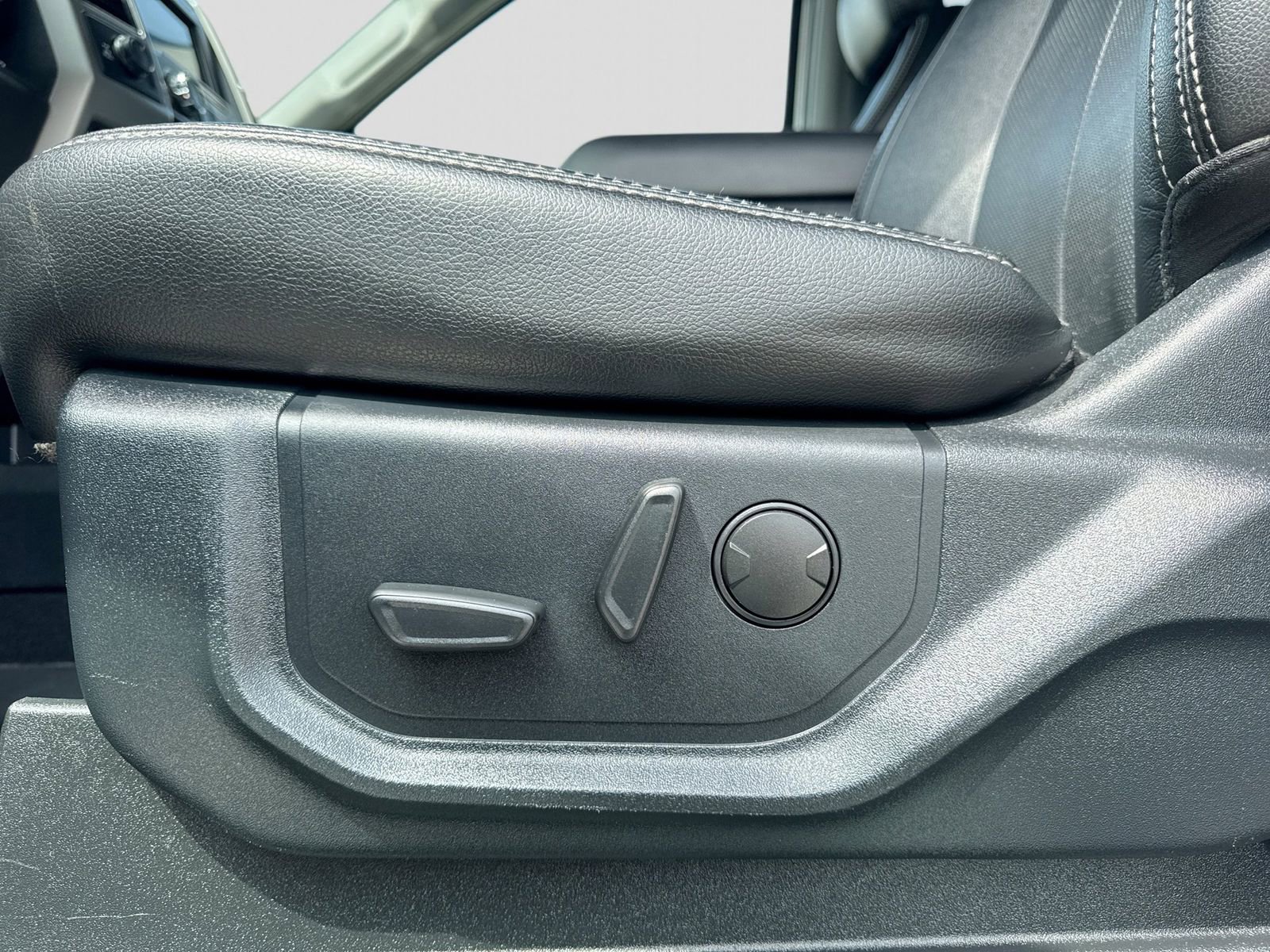 Used 2020 Ford F250 Lariat AWD/4WD image 3