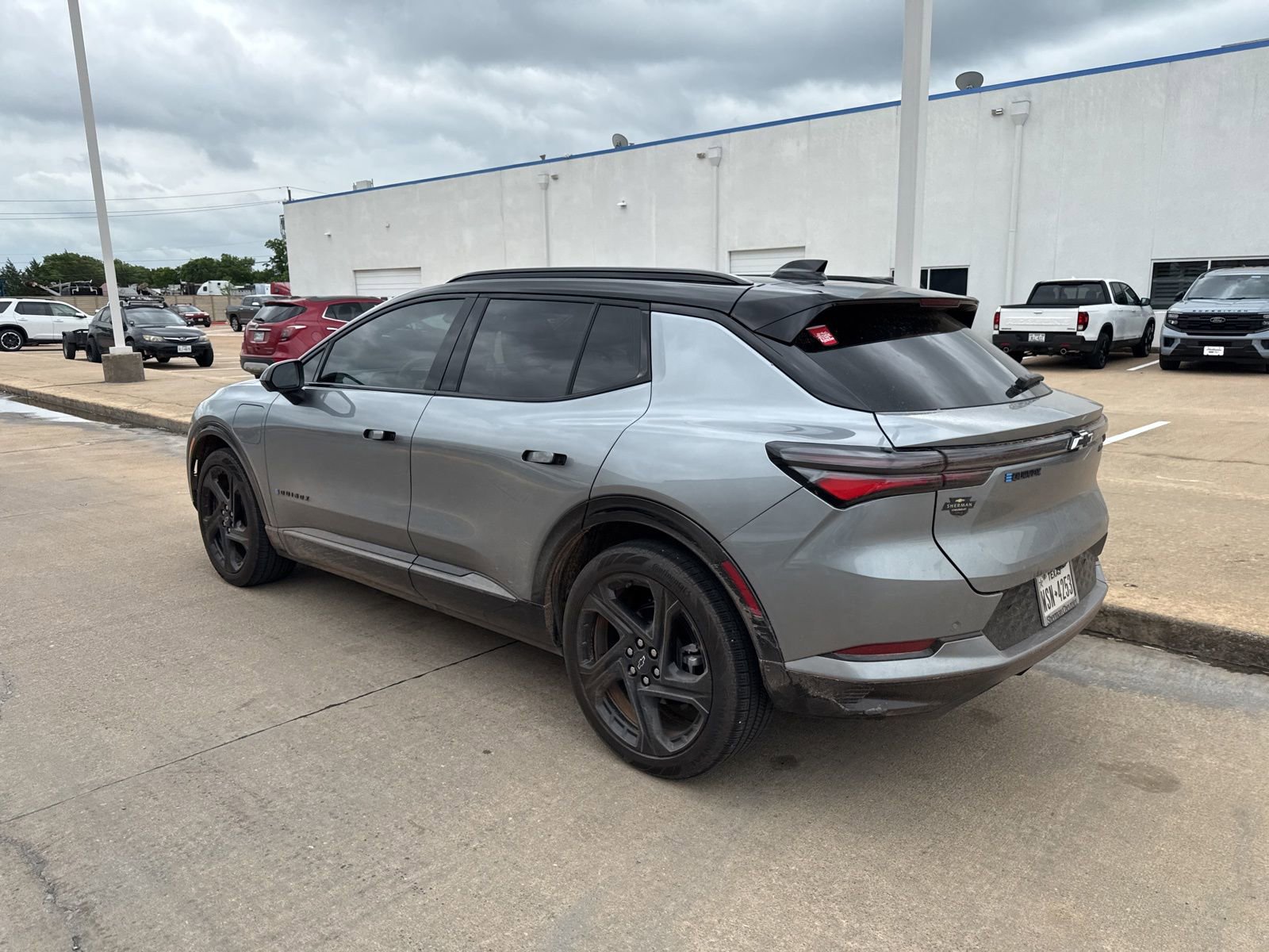 Used 2025 Chevrolet Equinox EV RS FWD image 3