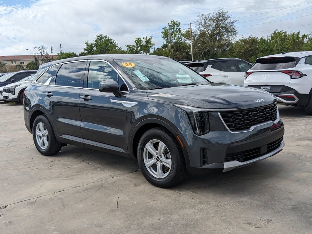 Certified 2024 Kia Sorento LX image 2
