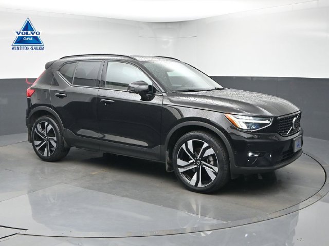 Used 2023 Volvo XC40 B5 Plus w/ Driver Assist Package