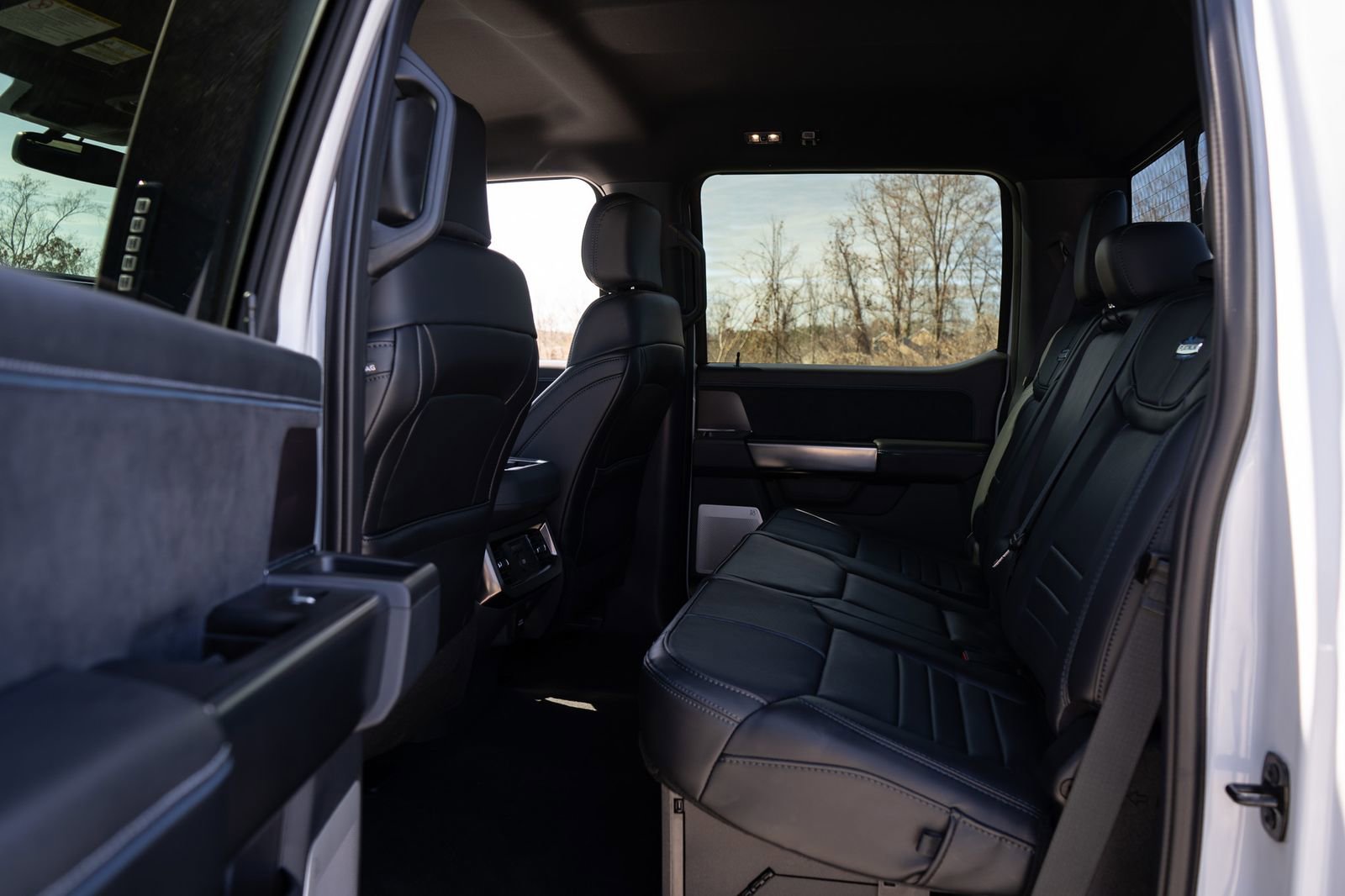 Used 2026 Ford F450 Platinum w/ FX4 Off-Road Package image 35