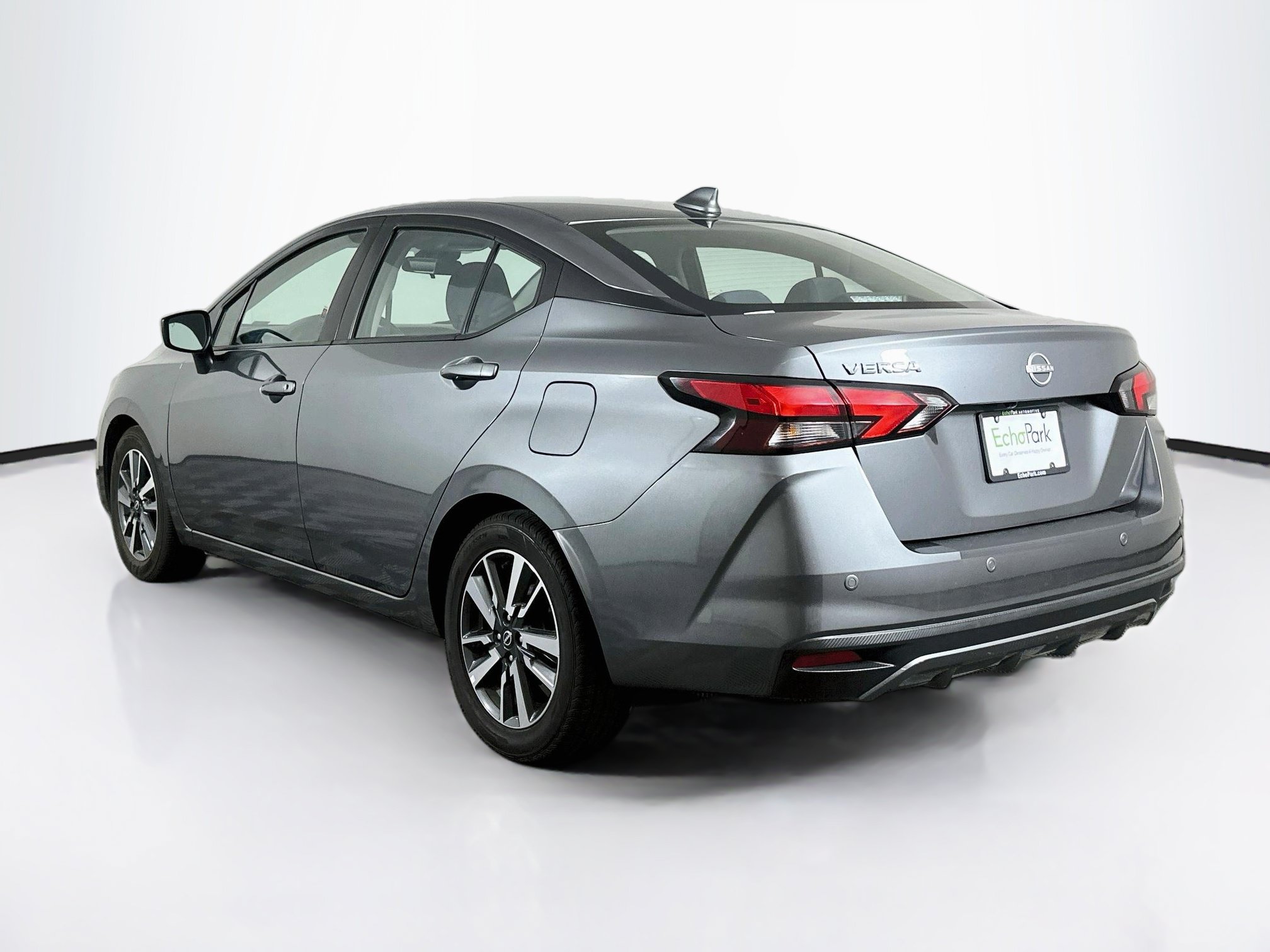 Used 2025 Nissan Versa SV FWD image 5