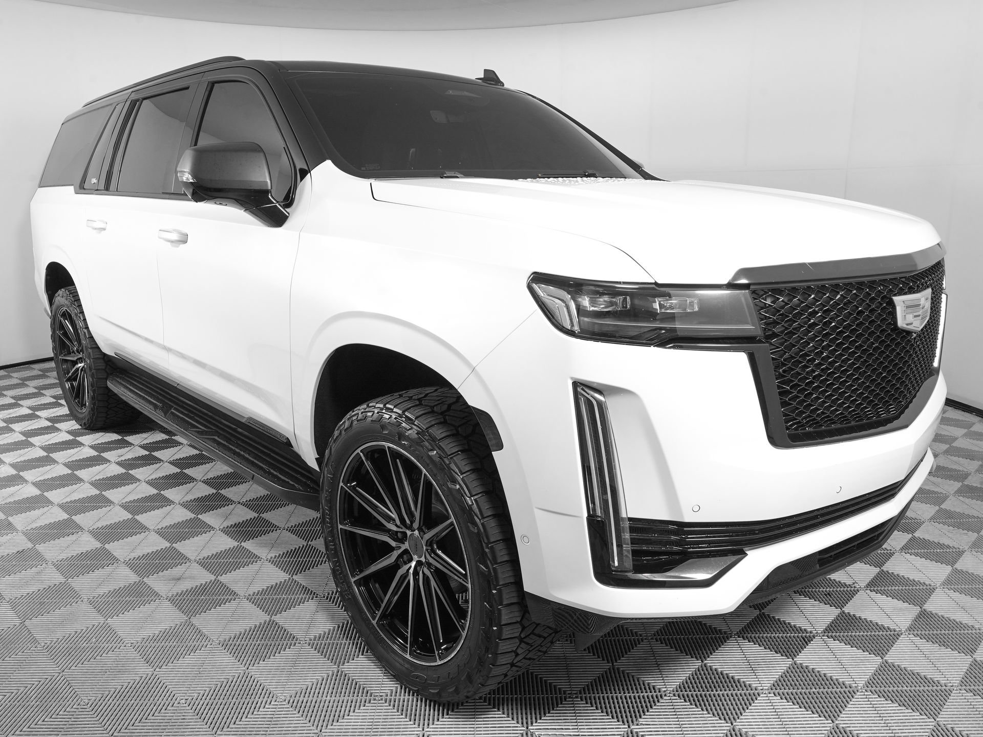 Used 2021 Cadillac Escalade ESV Sport Platinum AWD/4WD image 2