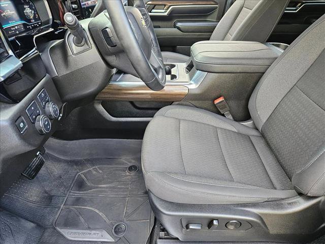Used 2024 Chevrolet Silverado 2500 LT w/ Convenience Package image 11