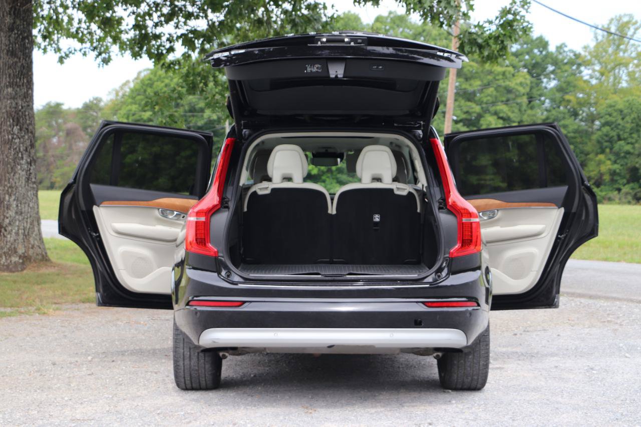Used 2022 Volvo XC90 T6 Momentum AWD/4WD image 5