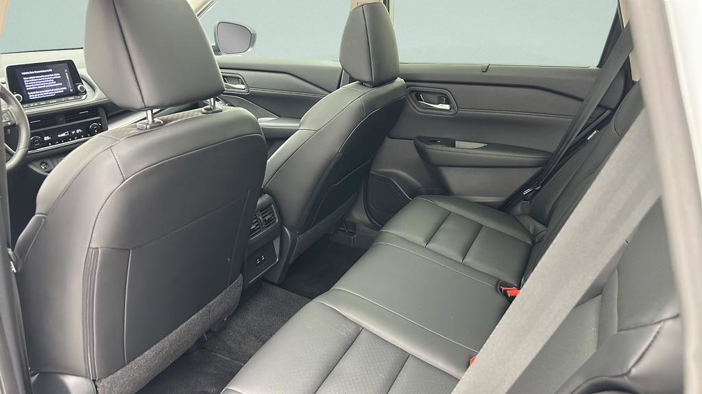 Used 2025 Nissan Rogue SV w/ SV Premium Package AWD/4WD image 10