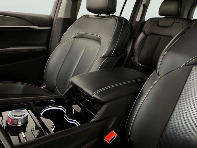 Used 2023 Jeep Grand Cherokee 4WD 4xe w/ Luxury Tech Group II image 15
