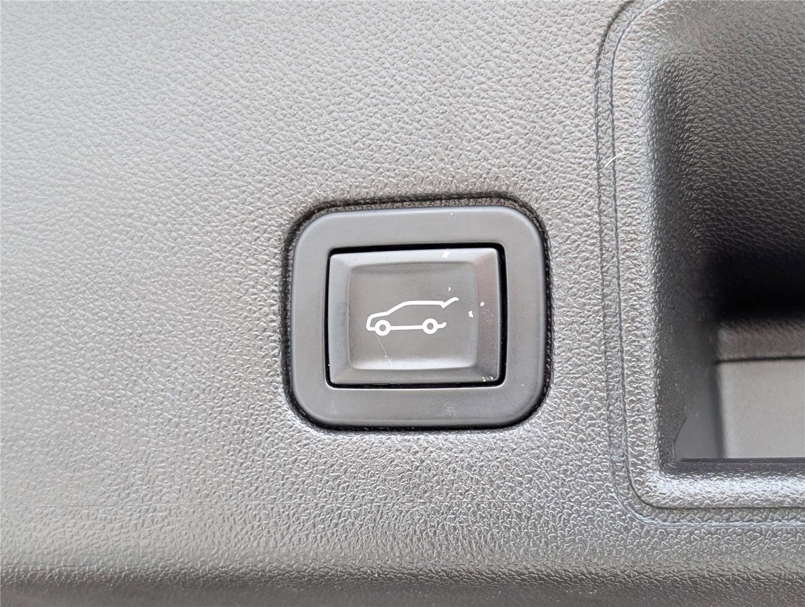Used 2018 GMC Terrain Denali w/ Comfort Package AWD/4WD image 14
