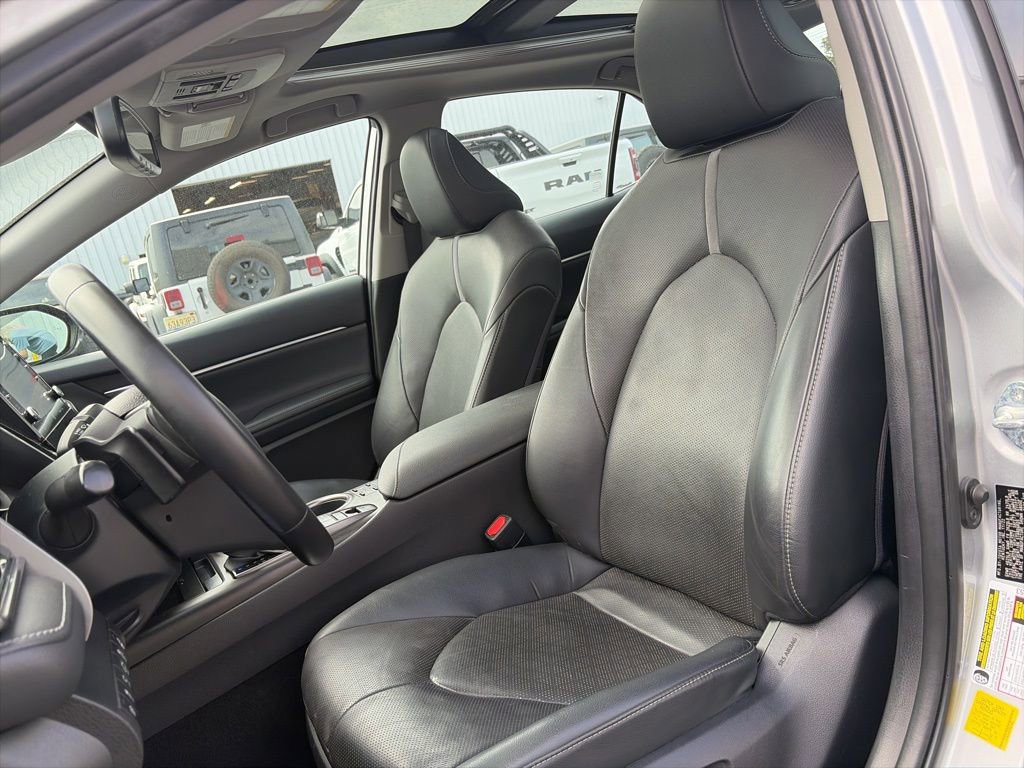 Used 2023 Toyota Camry XSE w/ Navigation Package image 12